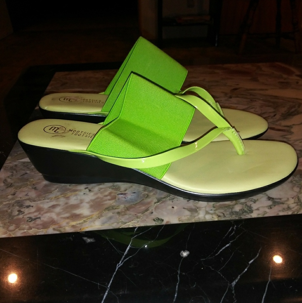 Sandals - Picture 2 of 2